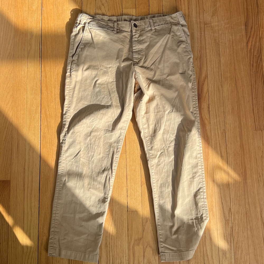 American eagle khaki pants